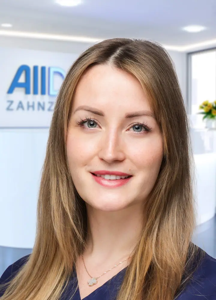 Portrait Oralchirurgin Josephine Fetzner (AllDent Berlin)