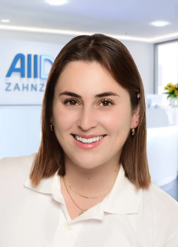 Portrait Zahn&auml;rztin Simone Bravo (AllDent Berlin)