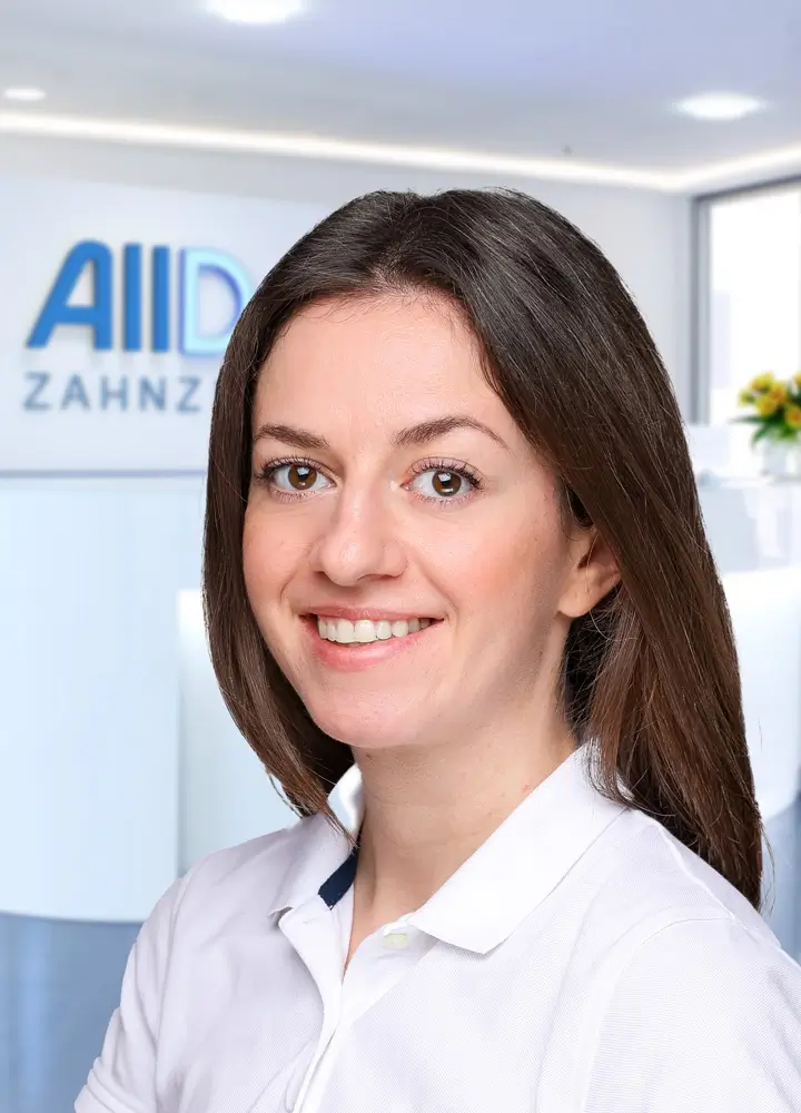 Portrait Zahn&auml;rztin Teodora Lepadatescu (AllDent Berlin)