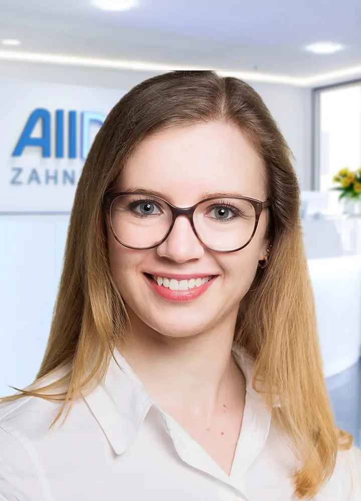Portrait Zahn&auml;rztin Kristin Rosenberg (AllDent Berlin)