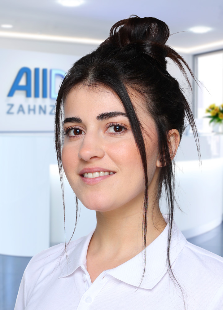 Portrait Zahnärztin Sana Alshabk (AllDent Berlin)