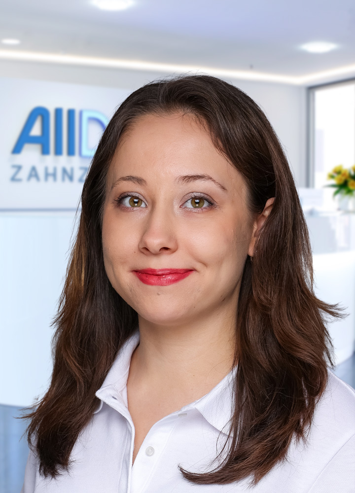 Portrait PZR Yozlem Byulbyul (AllDent Zahnzentrum Berlin)